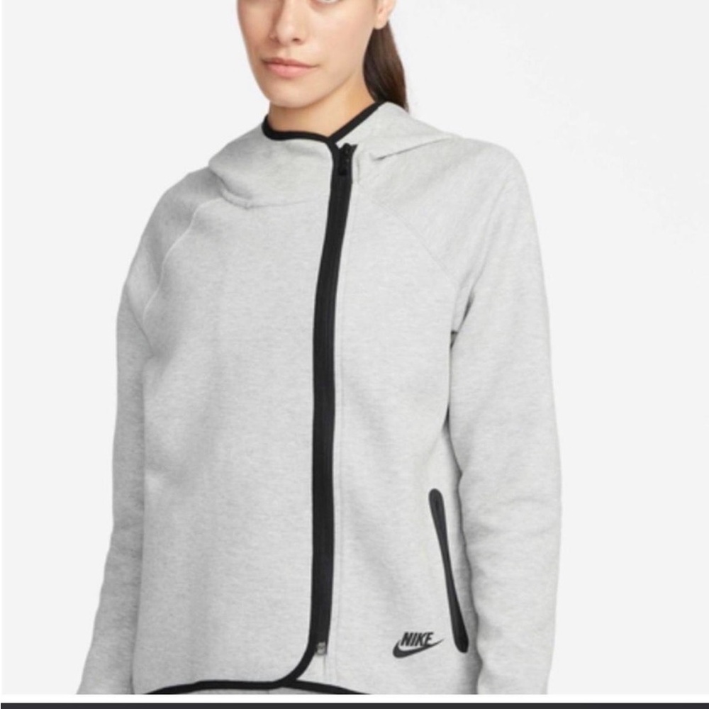 Nike Women's Light Gray Full-Zip Hoodie